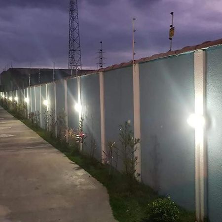 Casa Com Piscina Em Itanhaem Villa Bagian luar foto