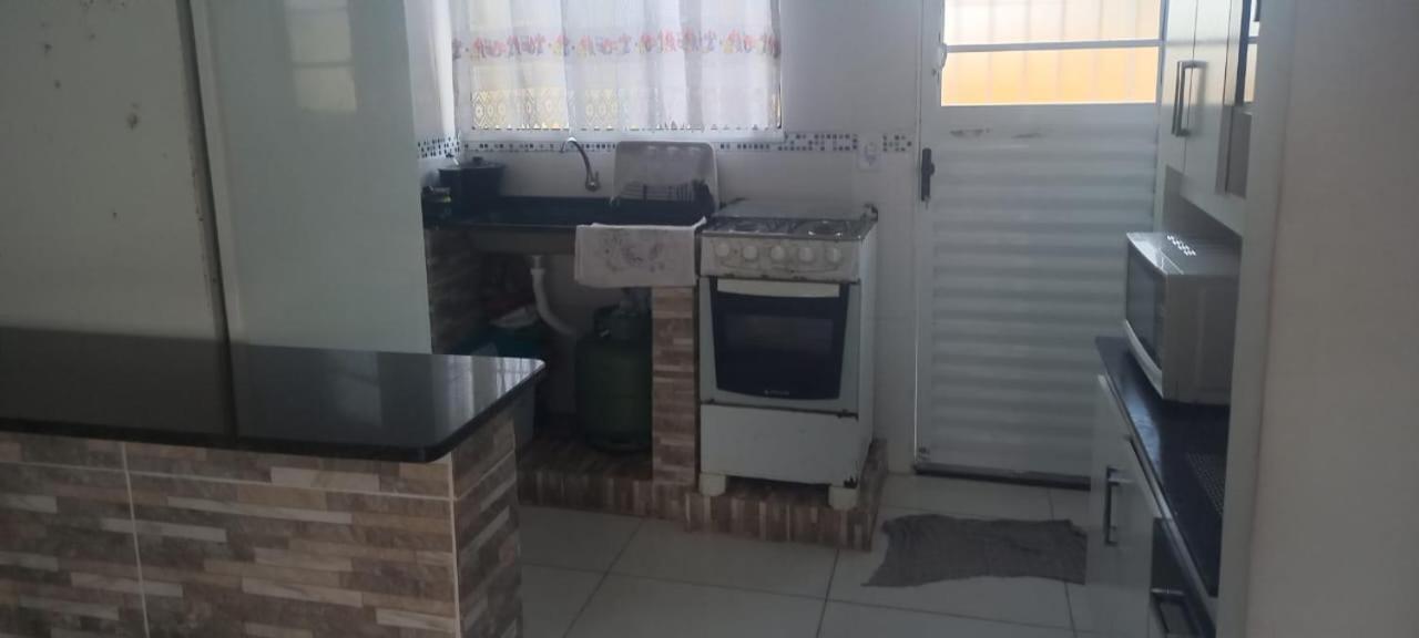 Casa Com Piscina Em Itanhaem Villa Bagian luar foto